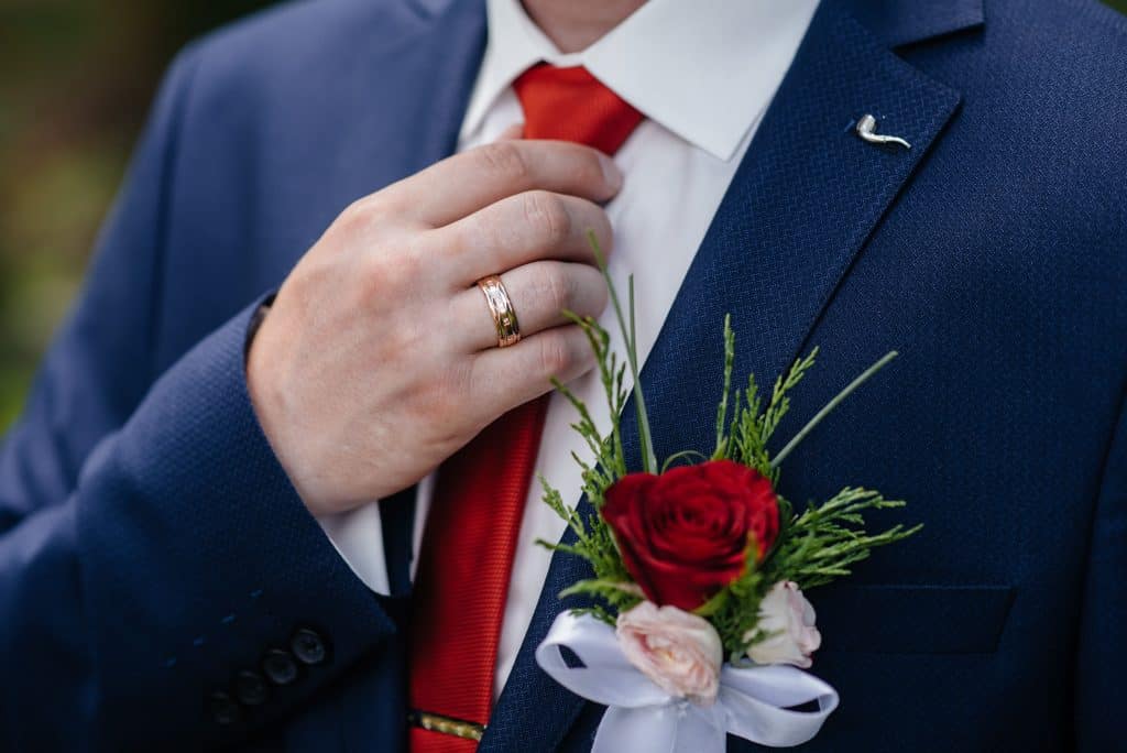 como anudar la corbata perfectamente como anudar la corbata perfectamente